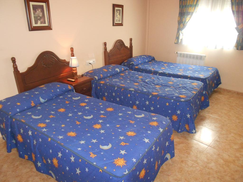 Hostal El Poligono Hotell Lucena Rum bild